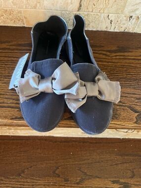 Banana Republic Gray Velvet Slip-On Slippers with Gray Bow